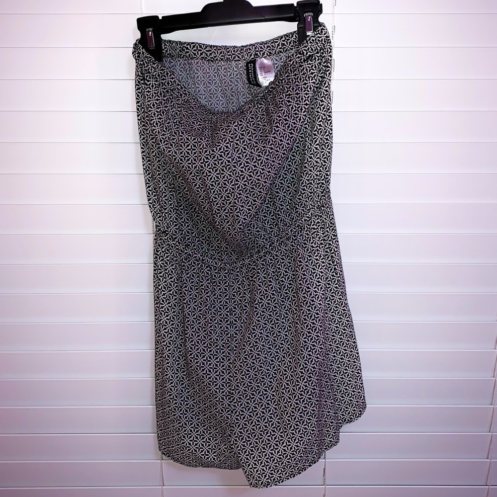 LIGHTLY WORN H&M black and white romper size 6/M!